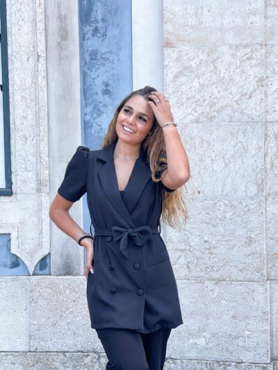 Blazer Belém, um blazer preto versátil. Pode ser utilizado em várias ocasiões. blazer confortável, versátil e elegante. O blazer preto que precisas no teu armário